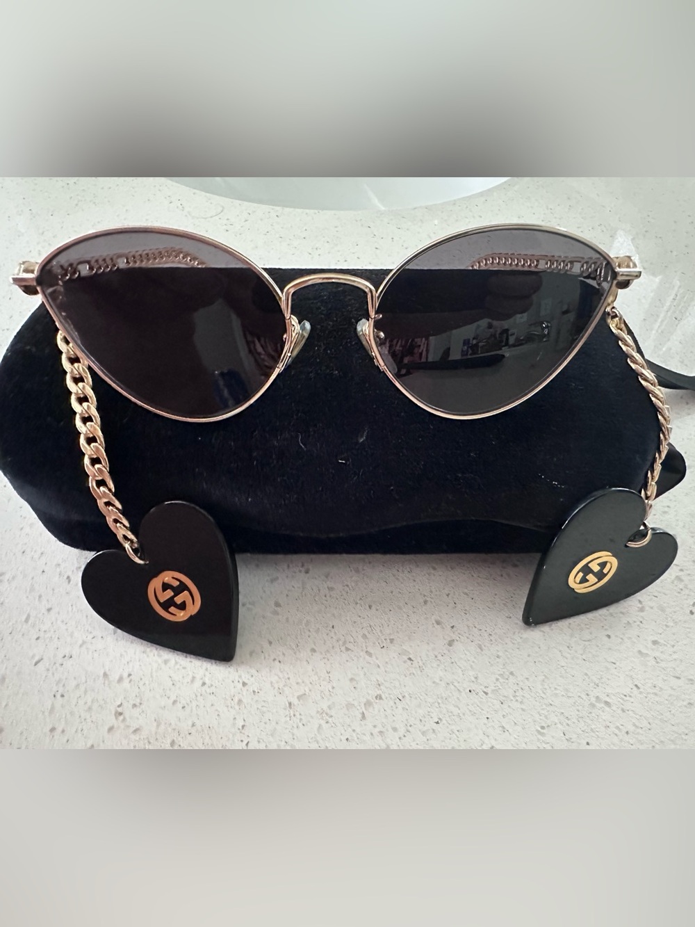 Gucci cat eye Women’s Sunglasses with charms - New
